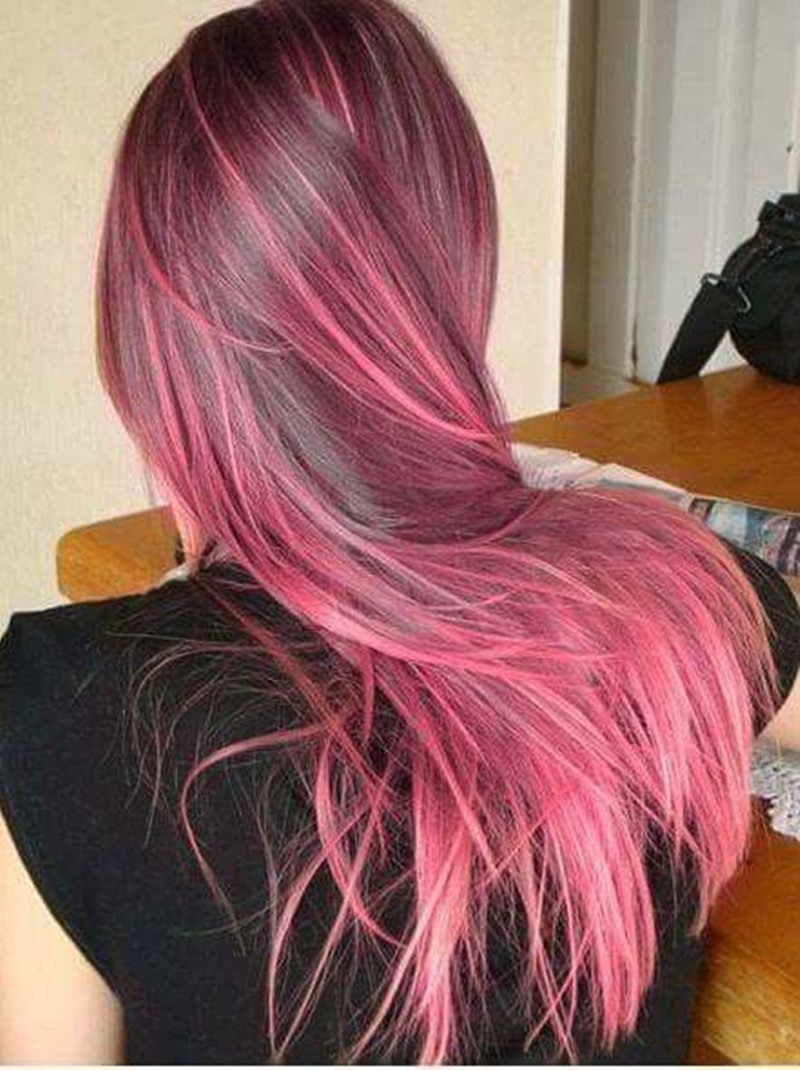 Luzes Rosas em cabelo feminino